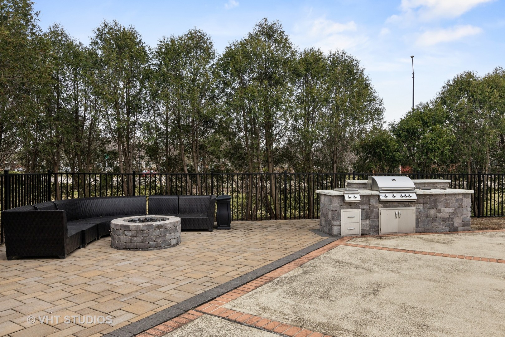 1711 Buttonwood Circle, Unit 2821 Schaumburg, IL 60173 - Photo 18 of 27 a view of a terrace with a bench