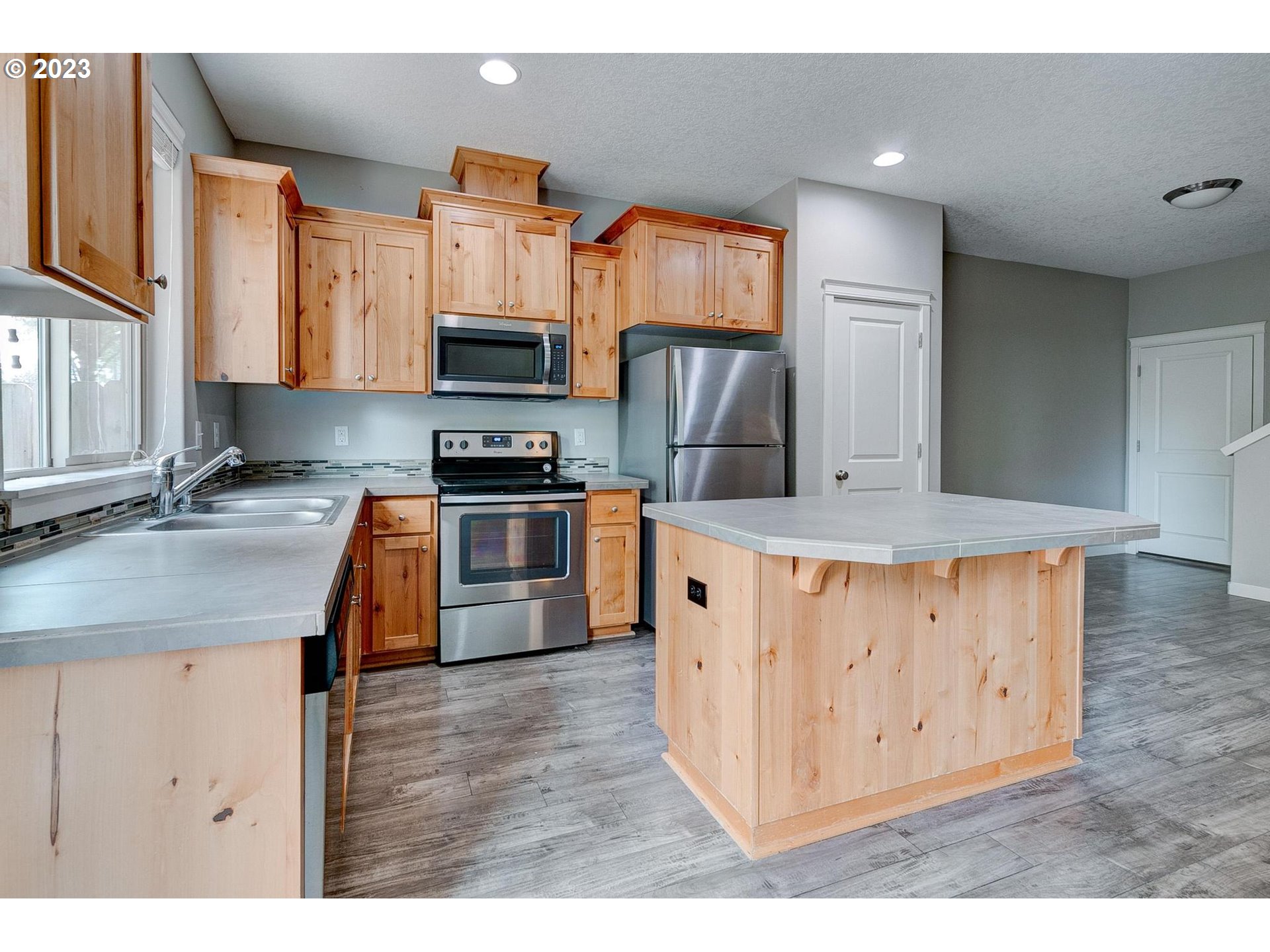 174 North 44th Place Ridgefield, WA 98642 - Photo 8 of 33