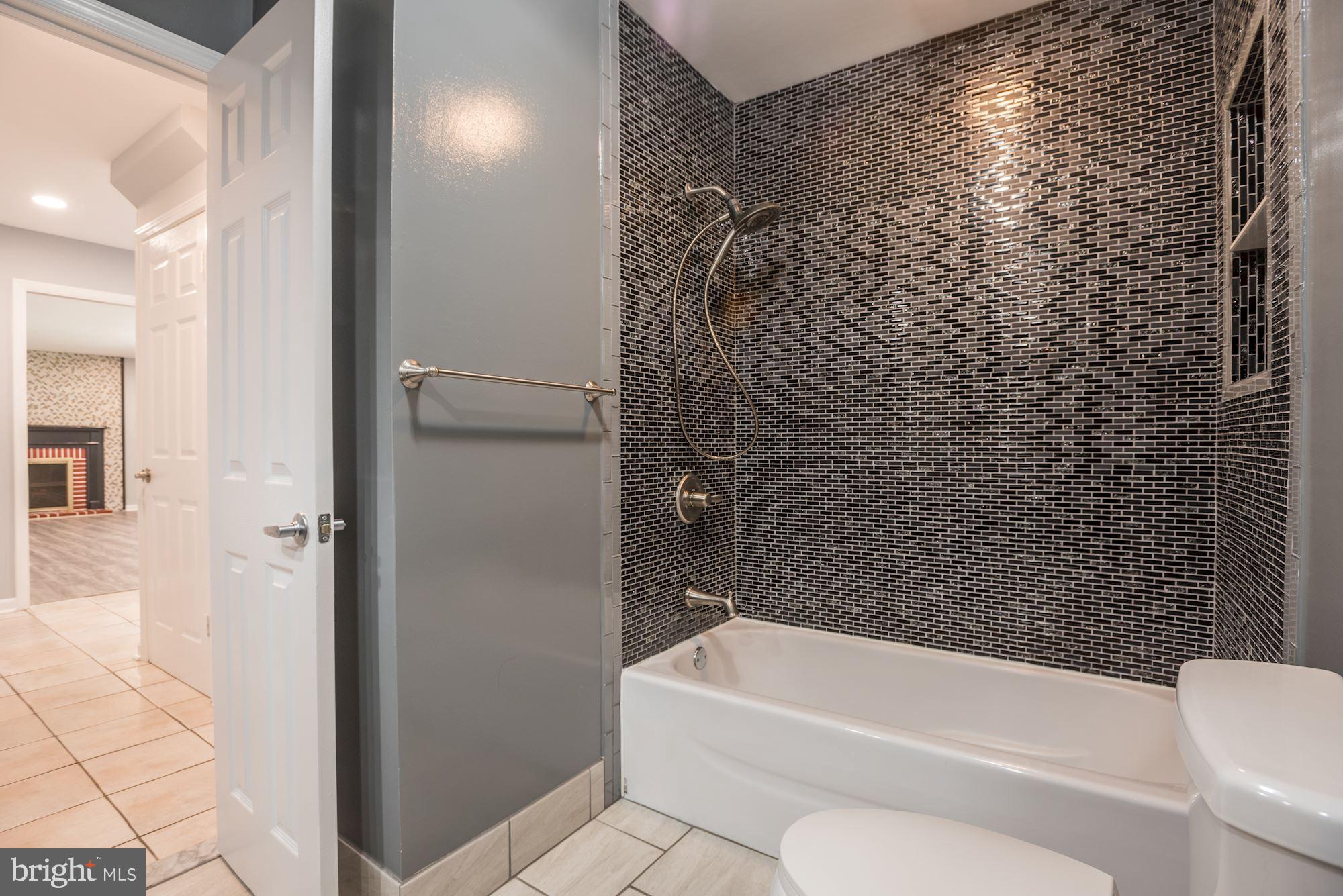 12614 Cedarbrook Lane Laurel, MD 20708 - Photo 23 of 51 Full Bathroom