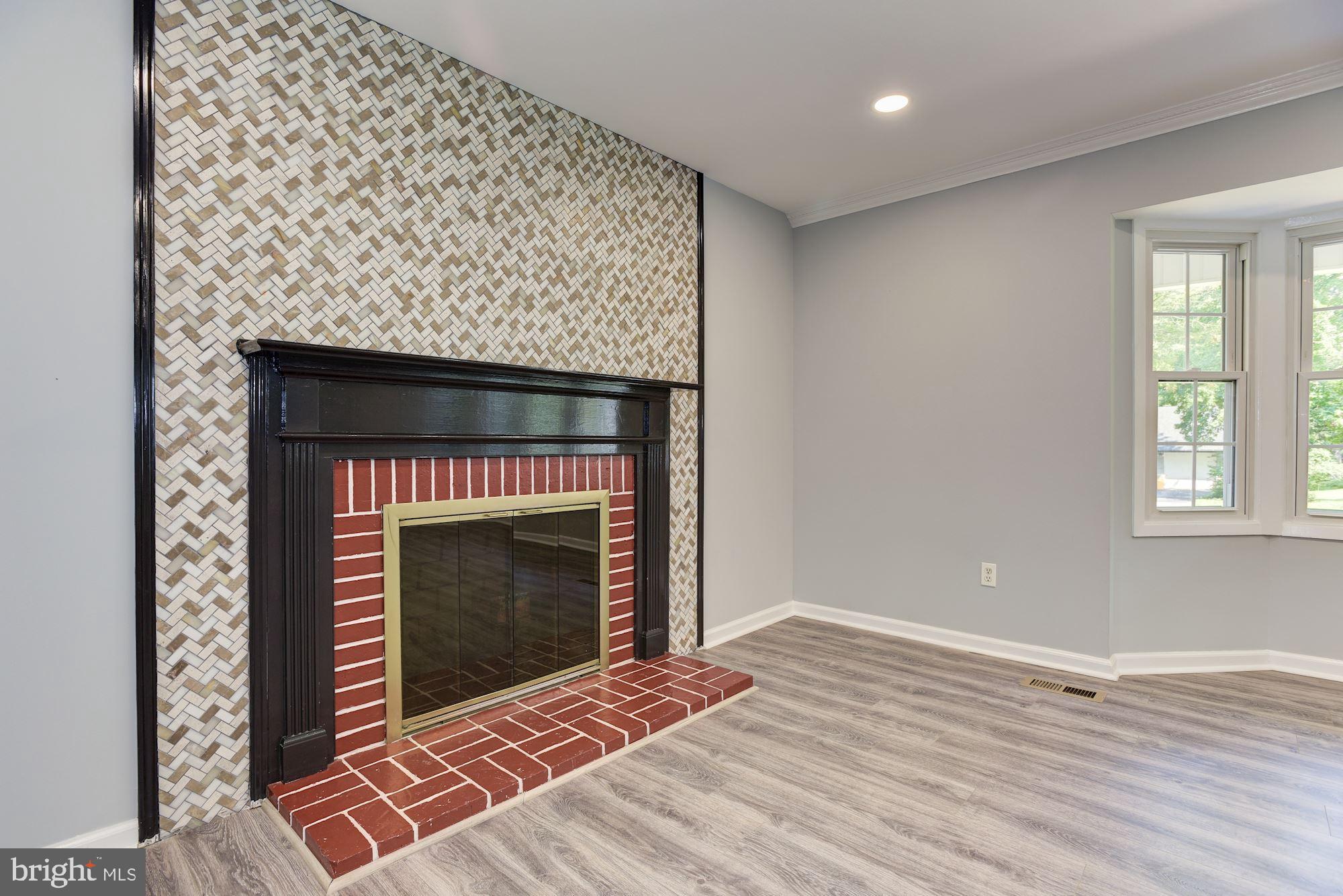 12614 Cedarbrook Lane Laurel, MD 20708 - Photo 5 of 51 Living Room