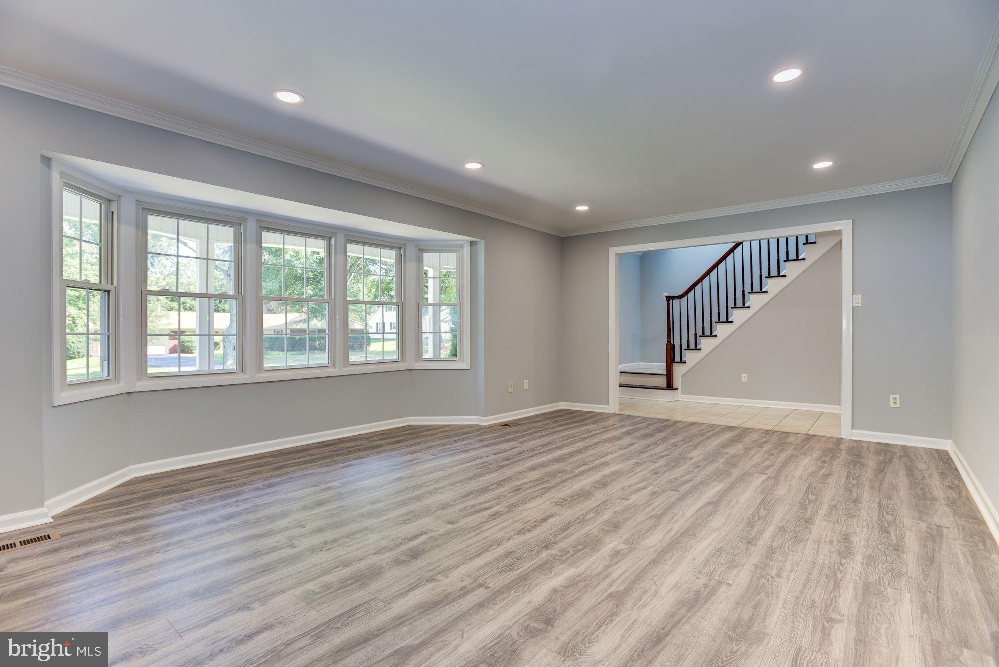 12614 Cedarbrook Lane Laurel, MD 20708 - Photo 6 of 51 Living Room