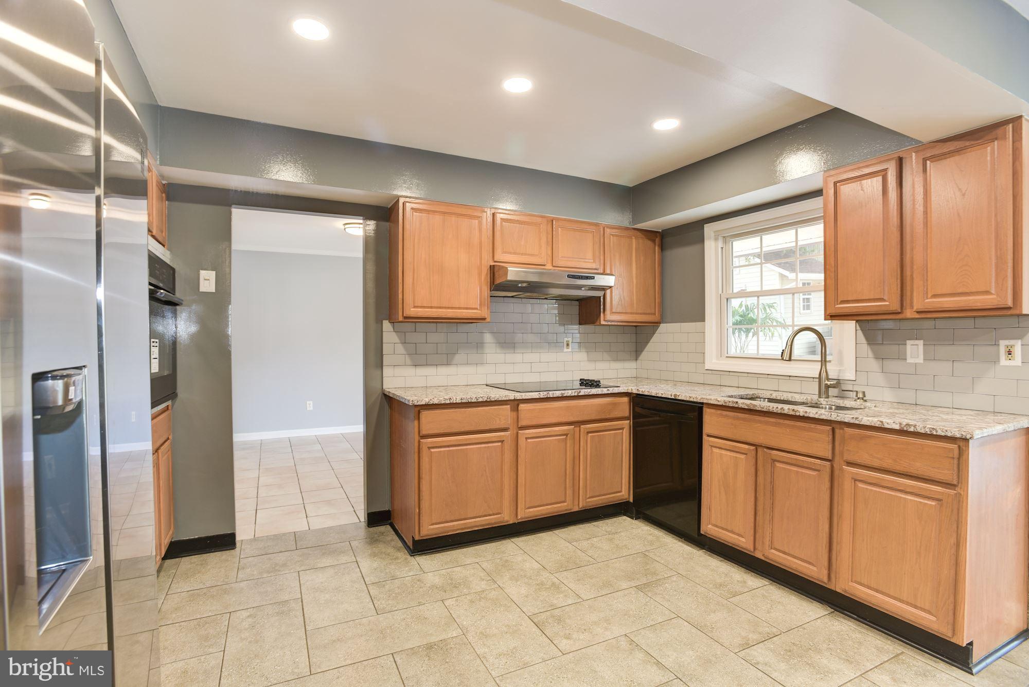 12614 Cedarbrook Lane Laurel, MD 20708 - Photo 9 of 51 Kitchen