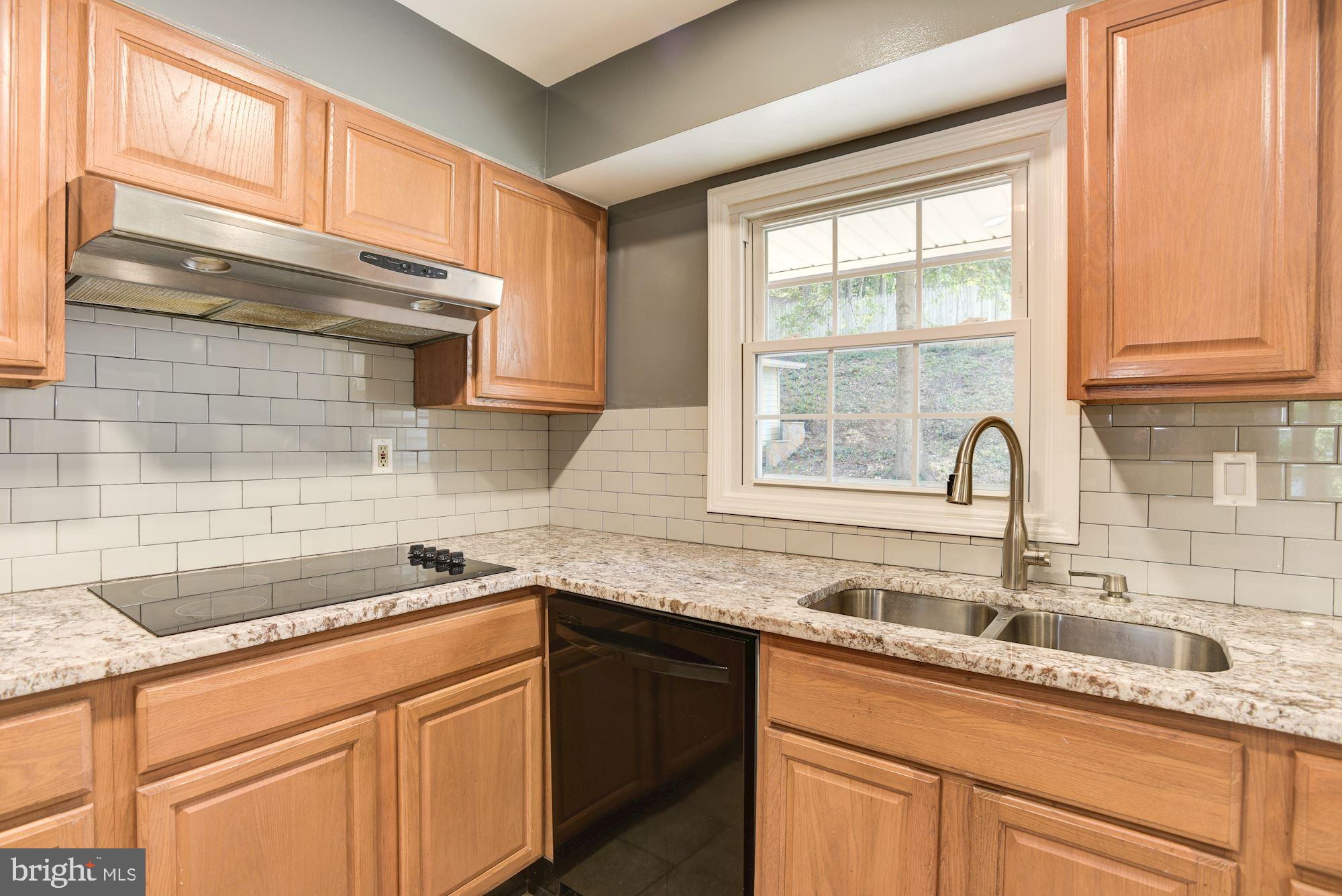 12614 Cedarbrook Lane Laurel, MD 20708 - Photo 10 of 51 Kitchen