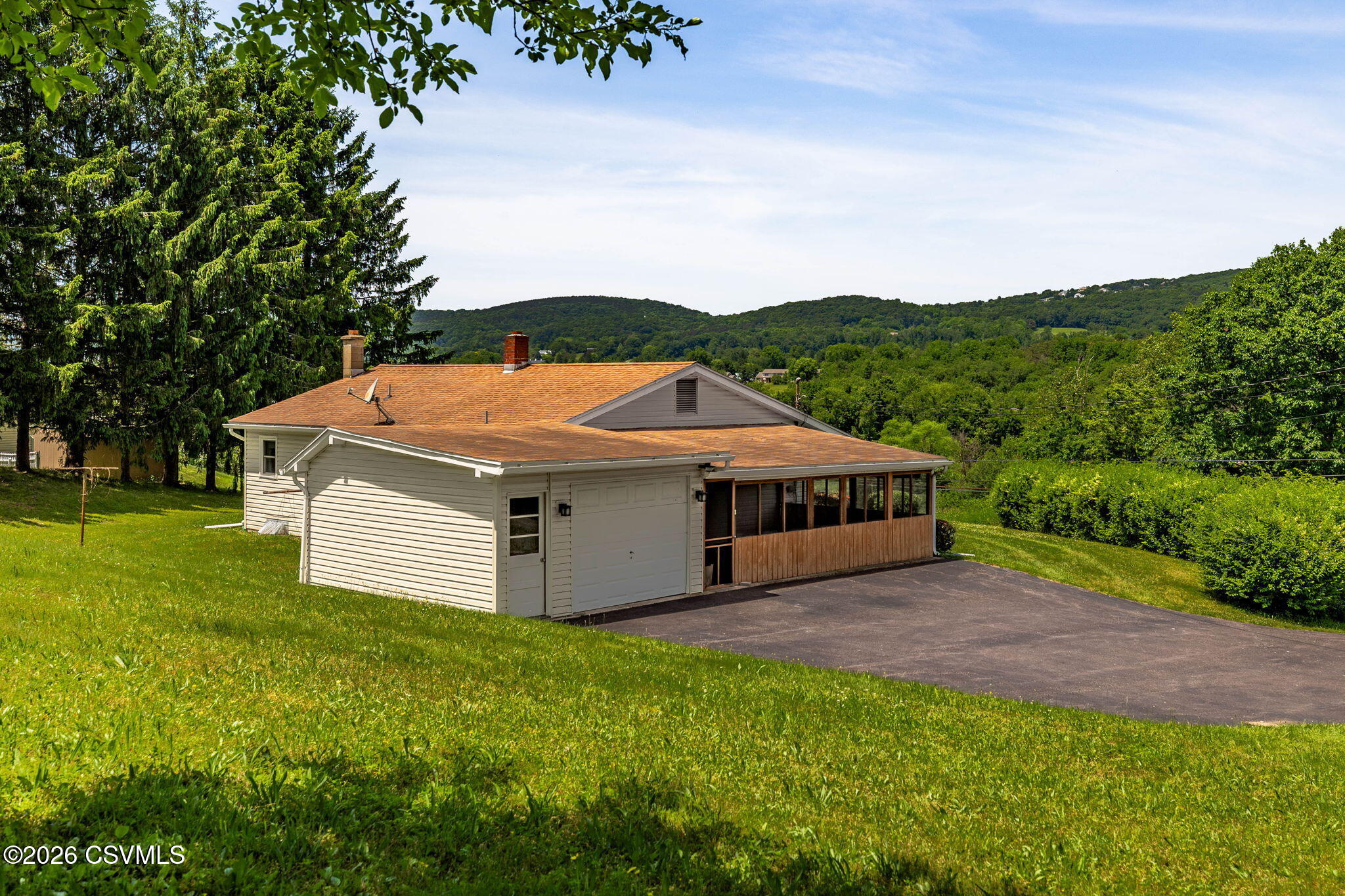 132 Ridge Drive Danville, PA 17821 - Photo 5 of 32