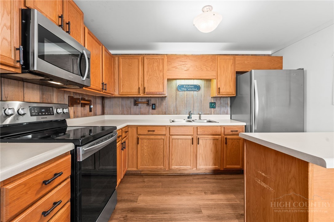 220 Charter Hills Road, Unit B3 Beech Mountain, NC 28604 - Photo 8 of 26