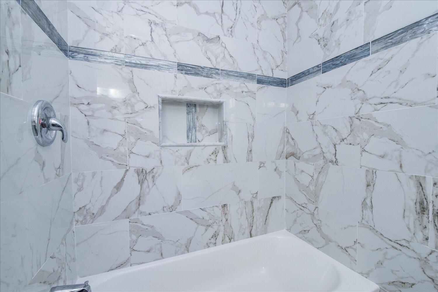 3703 Cove Road Roanoke, VA 24017 - Photo 13 of 27 a bathroom with a shower
