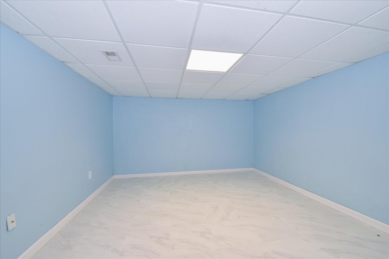 3703 Cove Road Roanoke, VA 24017 - Photo 21 of 27 a view of room