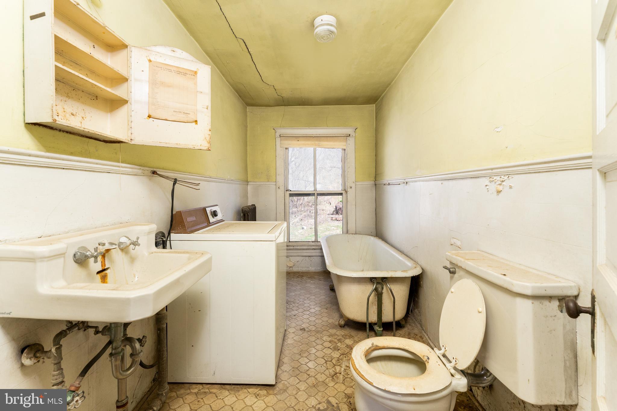31 Orchard Road Lovingston, VA 22949 - Photo 20 of 21 Upper Level Bathroom