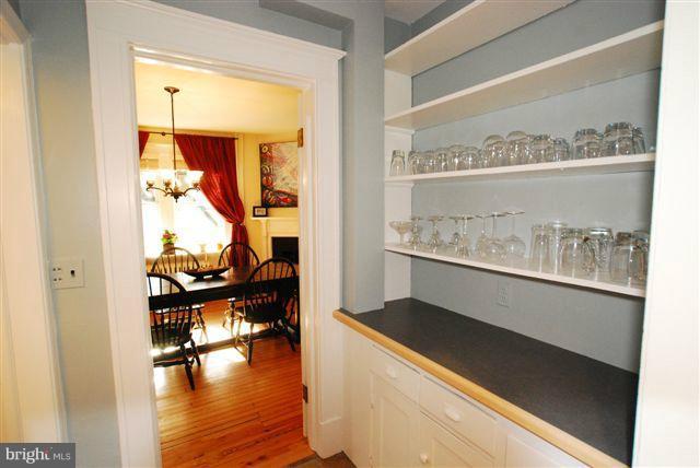 204 Oakdale Road Baltimore, MD 21210 - Photo 11 of 25 butlers pantry off kitchen
