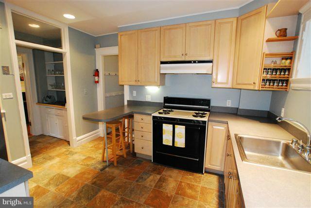 204 Oakdale Road Baltimore, MD 21210 - Photo 3 of 25 Kitchen