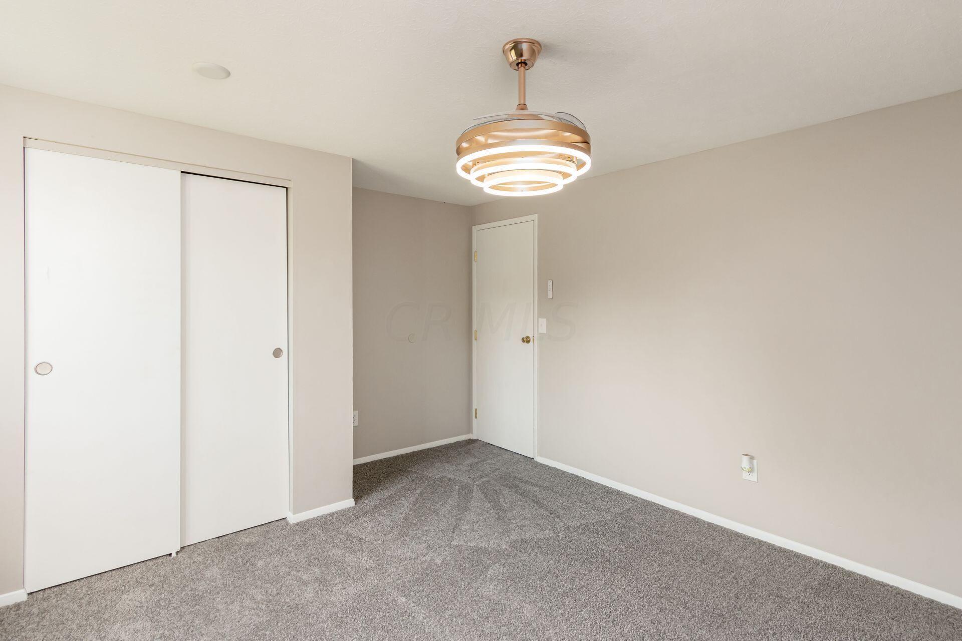 2155 Brookfield Road Columbus, OH 43229 - Photo 14 of 37 014_ee25caca_E Brookfield-023