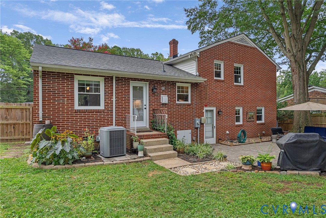 6815 Shawnee Road Richmond, VA 23225 - Photo 35 of 42 hardscape patio, privacy fence