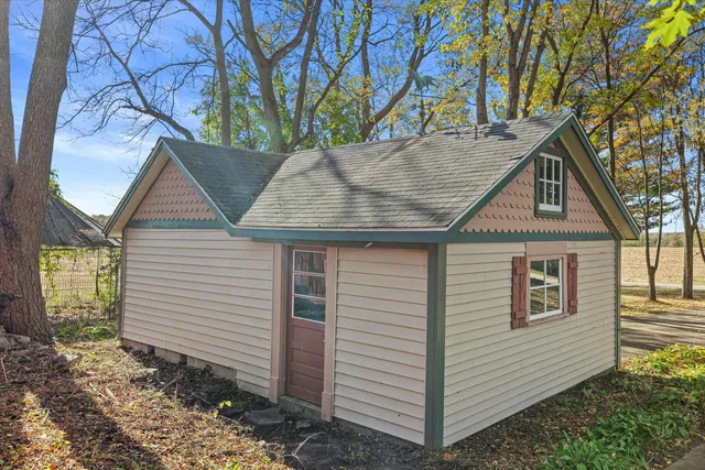 $550,000 | N5724 North Helenville Road, Helenville, WI 53137