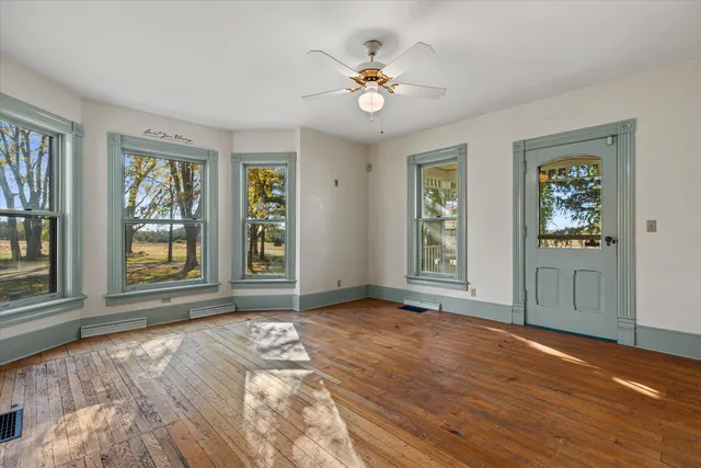 $550,000 | N5724 North Helenville Road, Helenville, WI 53137