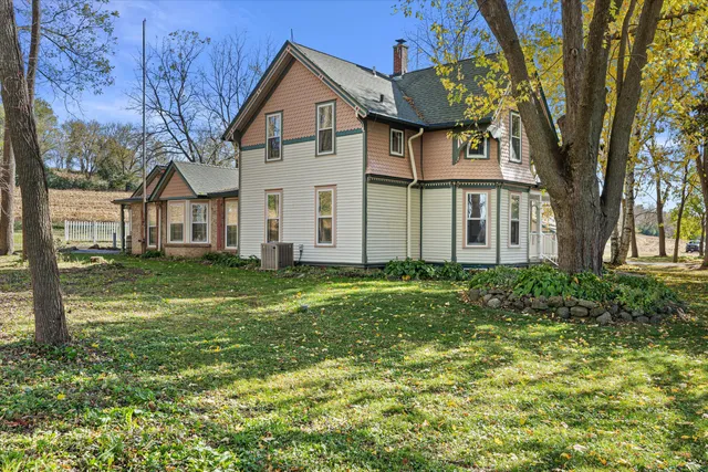 $550,000 | N5724 North Helenville Road, Helenville, WI 53137