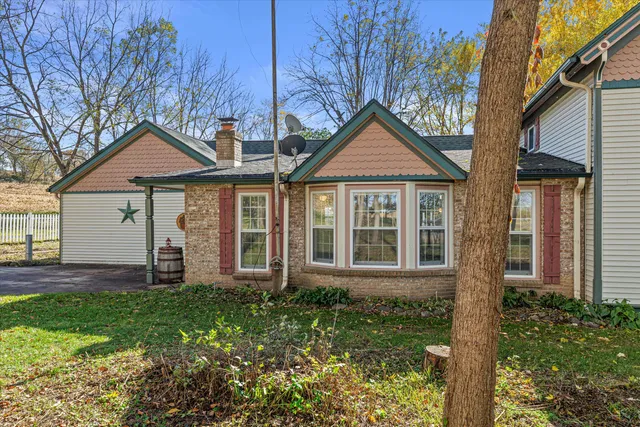 $550,000 | N5724 North Helenville Road, Helenville, WI 53137