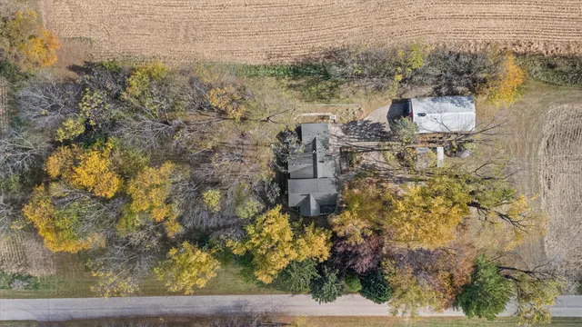 $550,000 | N5724 North Helenville Road, Helenville, WI 53137