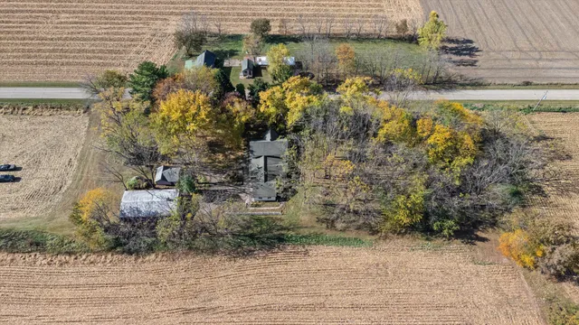 $550,000 | N5724 North Helenville Road, Helenville, WI 53137