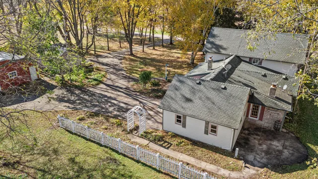 $550,000 | N5724 North Helenville Road, Helenville, WI 53137