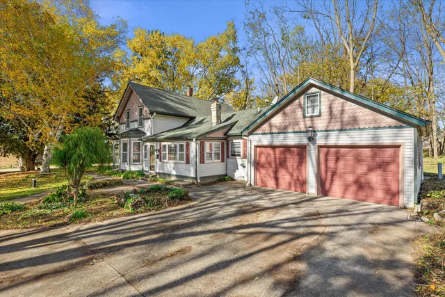 $550,000 | N5724 North Helenville Road, Helenville, WI 53137