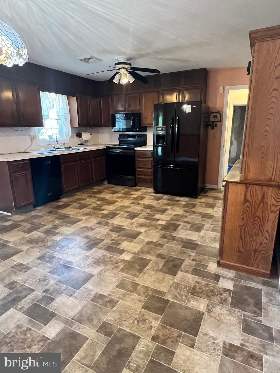 1989 Sheaffer Road Elizabethtown, PA 17022 - Photo 9 of 46