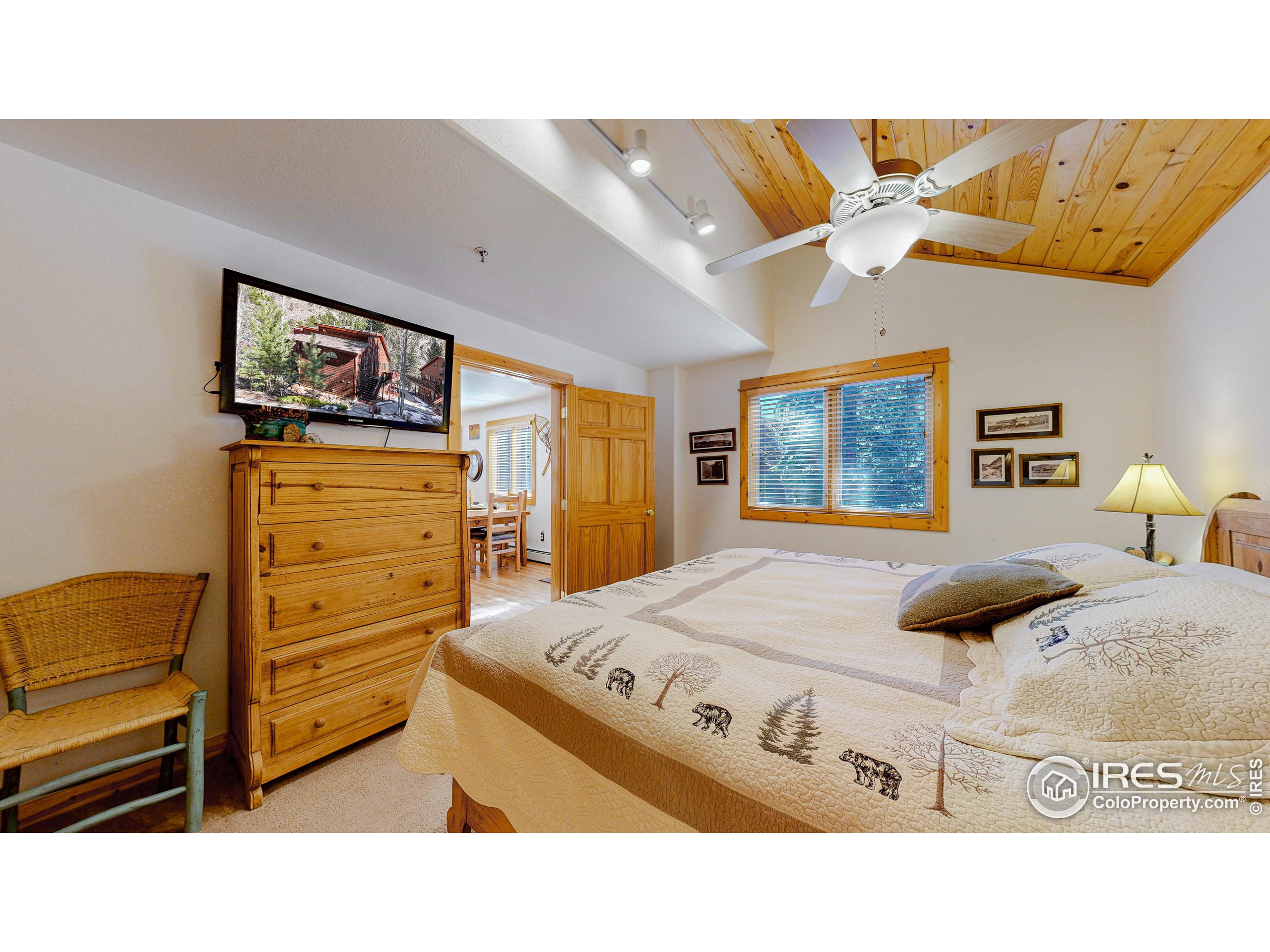 1516 Fish Hatchery Road, Unit 17 Estes Park, CO 80517 - Photo 6 of 26