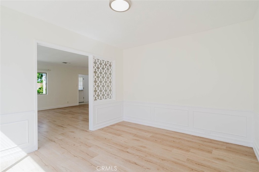 2007 West Kenneth Road Glendale, CA 91201 - Photo 8 of 38