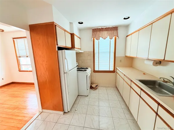 $3,200 | 53-74 72nd Place, Unit 1 | Maspeth