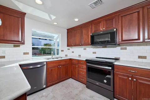 $825,000 | 9717 Follett Drive, Santee, CA 92071