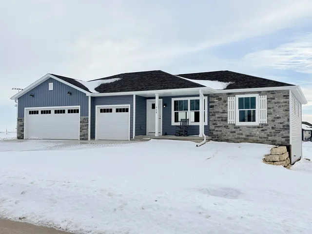 $378,111 | 668 Carlyle Drive, Belmont, WI 53510