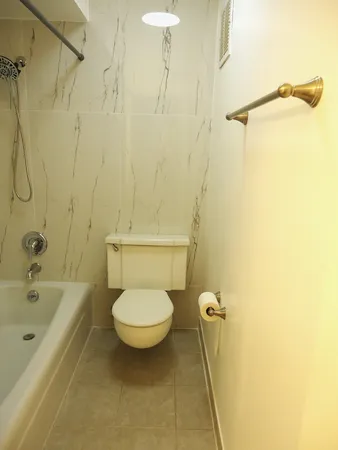 $2,000 | 2818 Dundee Road, Unit 11A, Northbrook, IL 60062