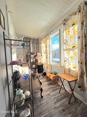 $215,000 | 26 Winthrop Street, Colonie, NY 12205