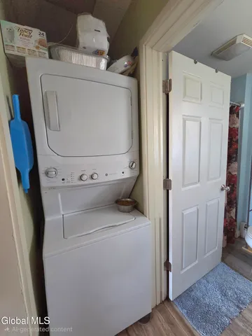 $199,000 | 26 Winthrop Street, Colonie, NY 12205