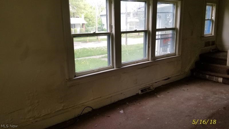 18100 Olympia Road Cleveland, OH 44112 - Photo 3 of 9
