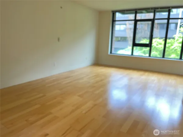 $359,990 | 2911 2nd Avenue, Unit 324, Seattle, WA 98121