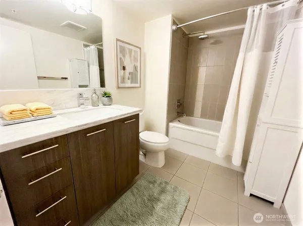 $359,990 | 2911 2nd Avenue, Unit 324, Seattle, WA 98121