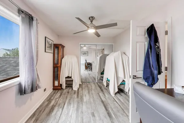 $192,500 | 391 Meadow Green Lane, Round Lake Beach, IL 60073