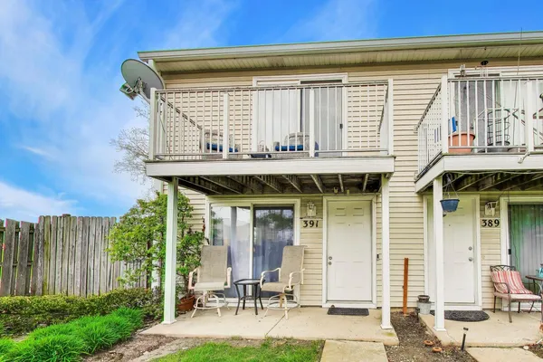 $192,500 | 391 Meadow Green Lane, Round Lake Beach, IL 60073