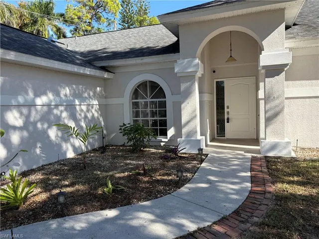 $559,900 | 804 Bluebird Street, Naples, FL 34104