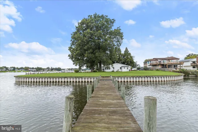 $620,000 | 116 Kingston Park Lane East, Middle River, MD 21220