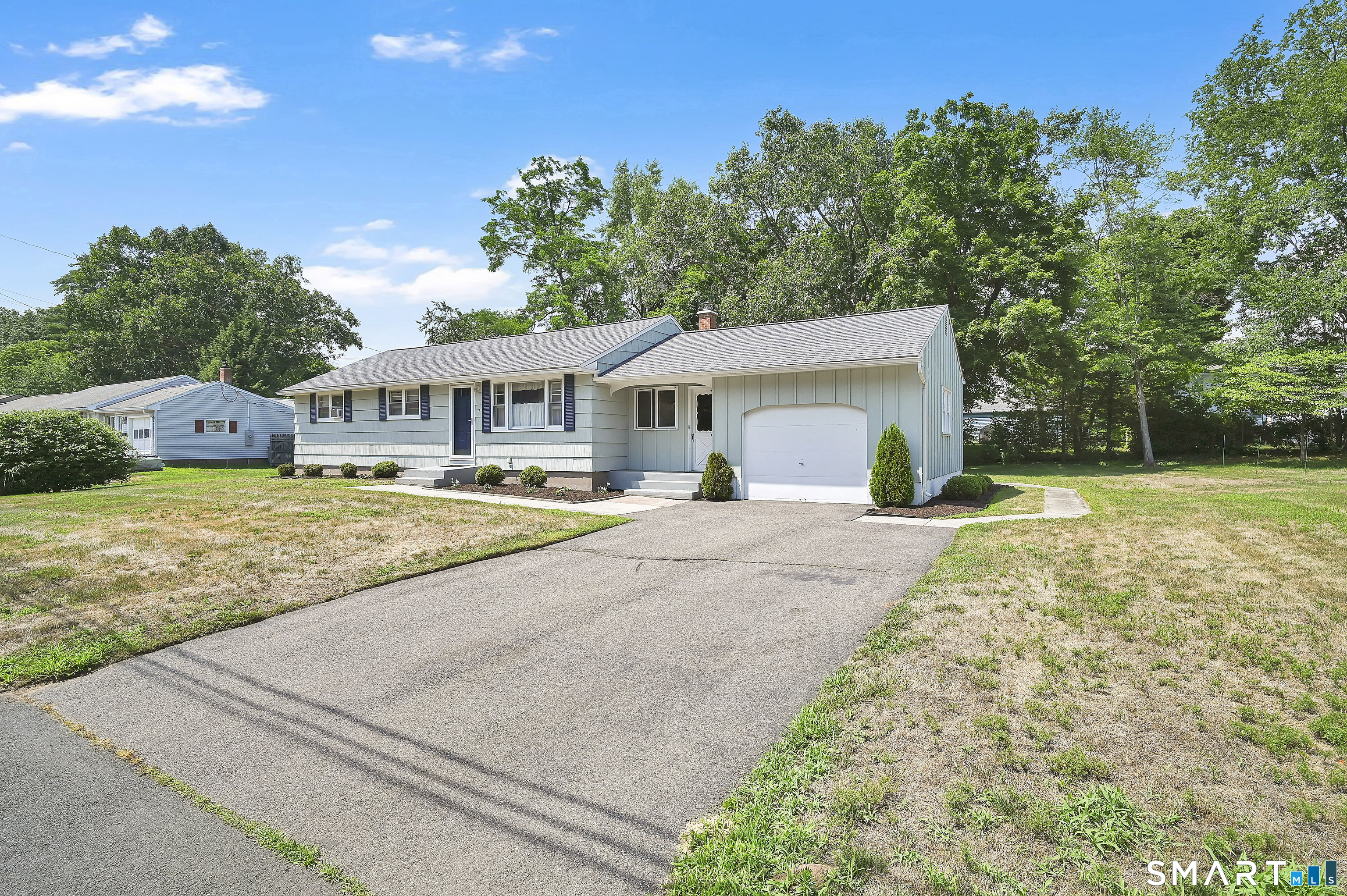 15 Bright Street Enfield, CT 06082 - Photo 3 of 31