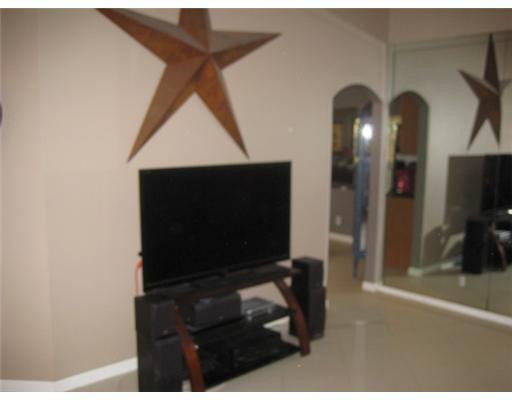10744 Oak Lake Way Boca Raton, FL 33498 - Photo 5 of 25 Living Room