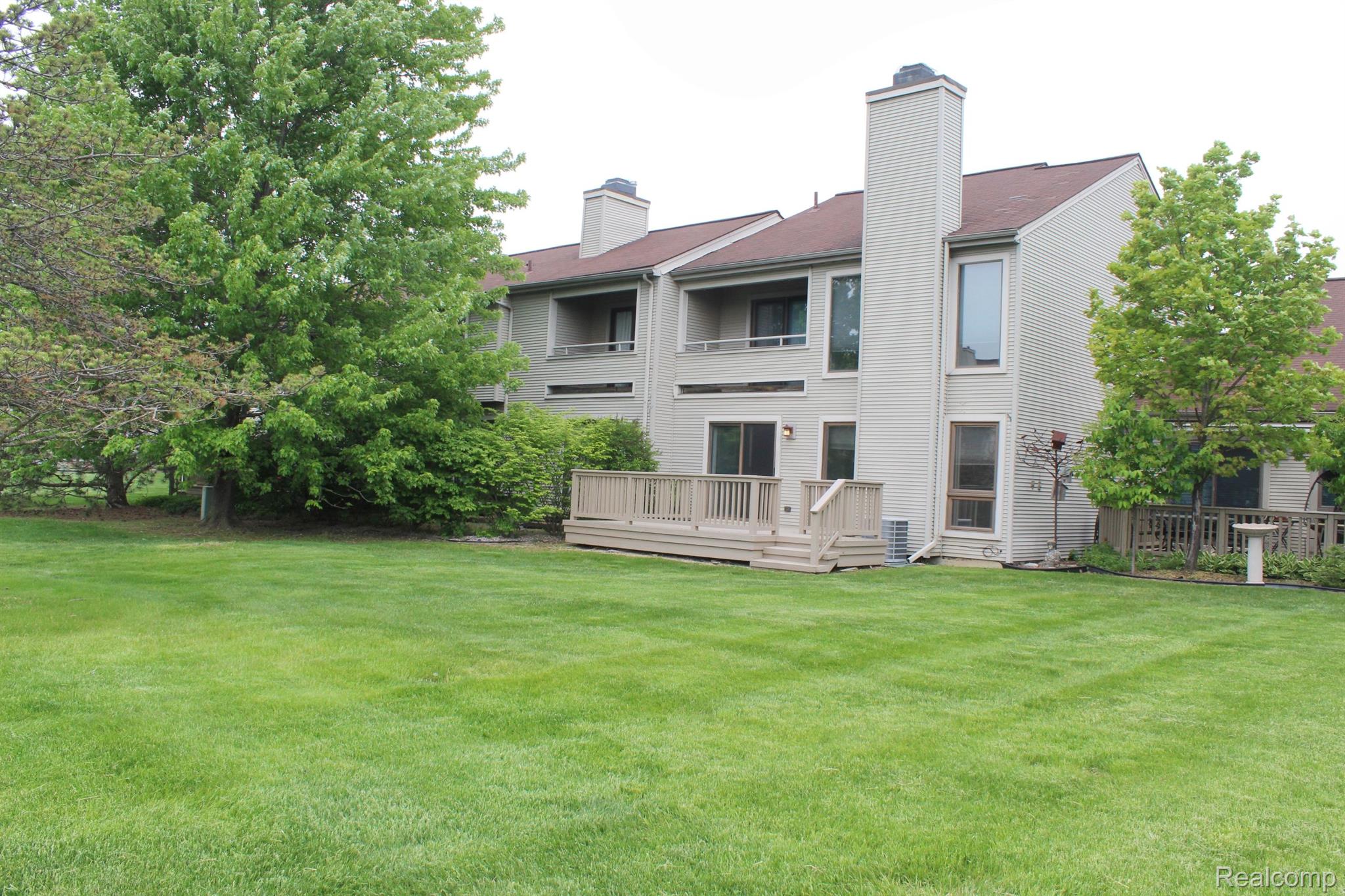 627 Ashley Circle East Rochester, MI 48307 - Photo 3 of 30 Gallery Image 3