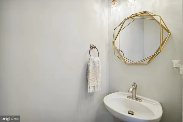 $3,450 | 6022 Madison Overlook Court, Falls Church, VA 22041