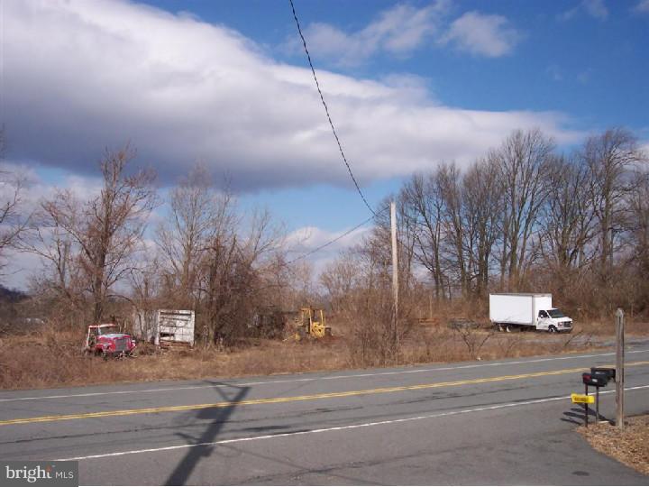 1639 Old Lancaster Pike Sinking Spring, PA 19608 - Photo 5 of 9