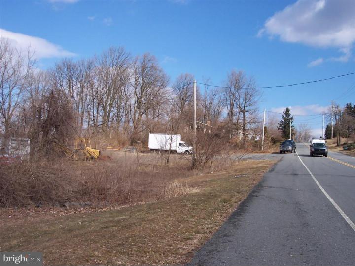 1639 Old Lancaster Pike Sinking Spring, PA 19608 - Photo 6 of 9