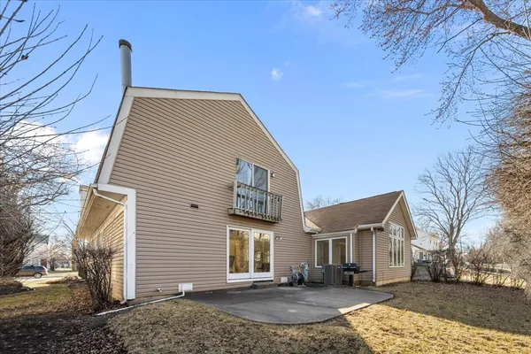 $564,000 | 1150 Thompson Boulevard, Buffalo Grove, IL 60089