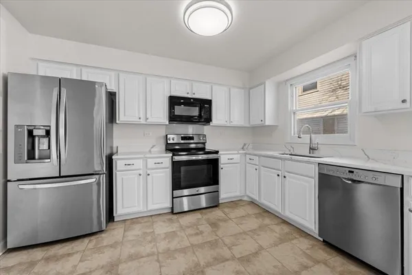 $564,000 | 1150 Thompson Boulevard, Buffalo Grove, IL 60089
