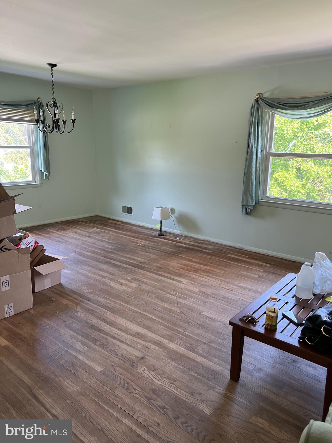 112 Nicodemus Road Reisterstown, MD 21136 - Photo 3 of 24 LIVING/DINING