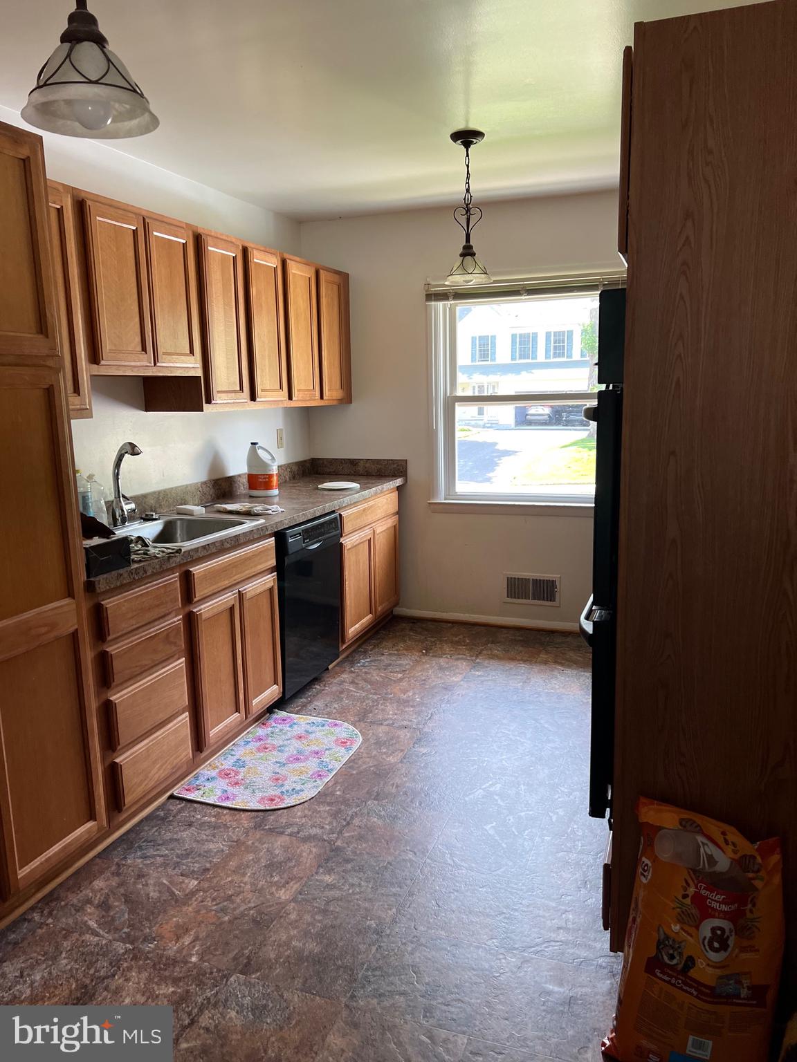 112 Nicodemus Road Reisterstown, MD 21136 - Photo 5 of 24 KITCHEN